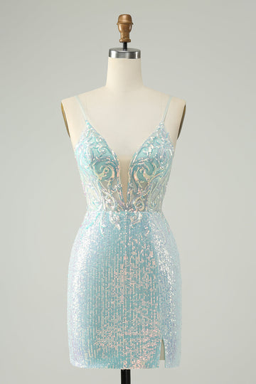 Vestido de fiesta corto con tirantes finos en azul claro brillante y abertura